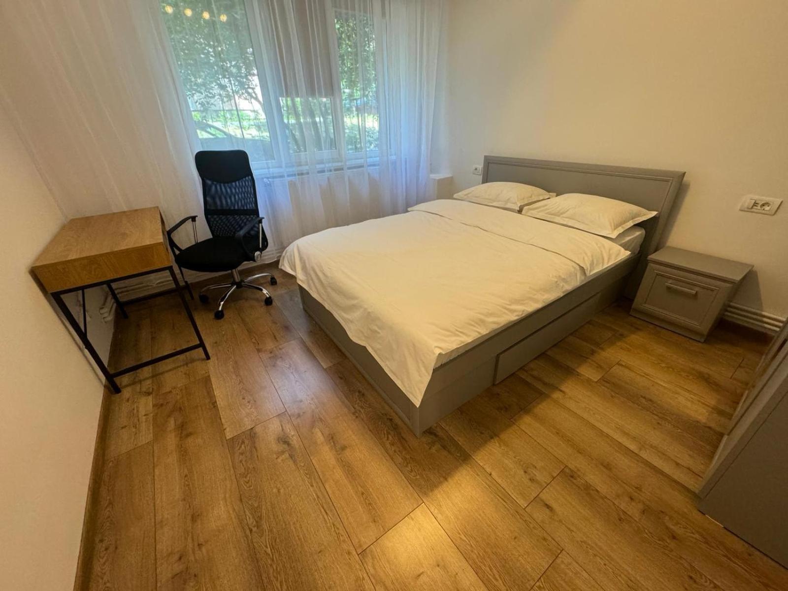 Peony Apartament Craiova Exterior photo